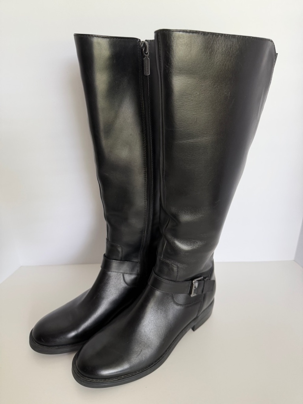 Blondo Black-Knee High Leather Boots with Side Zip 8.5